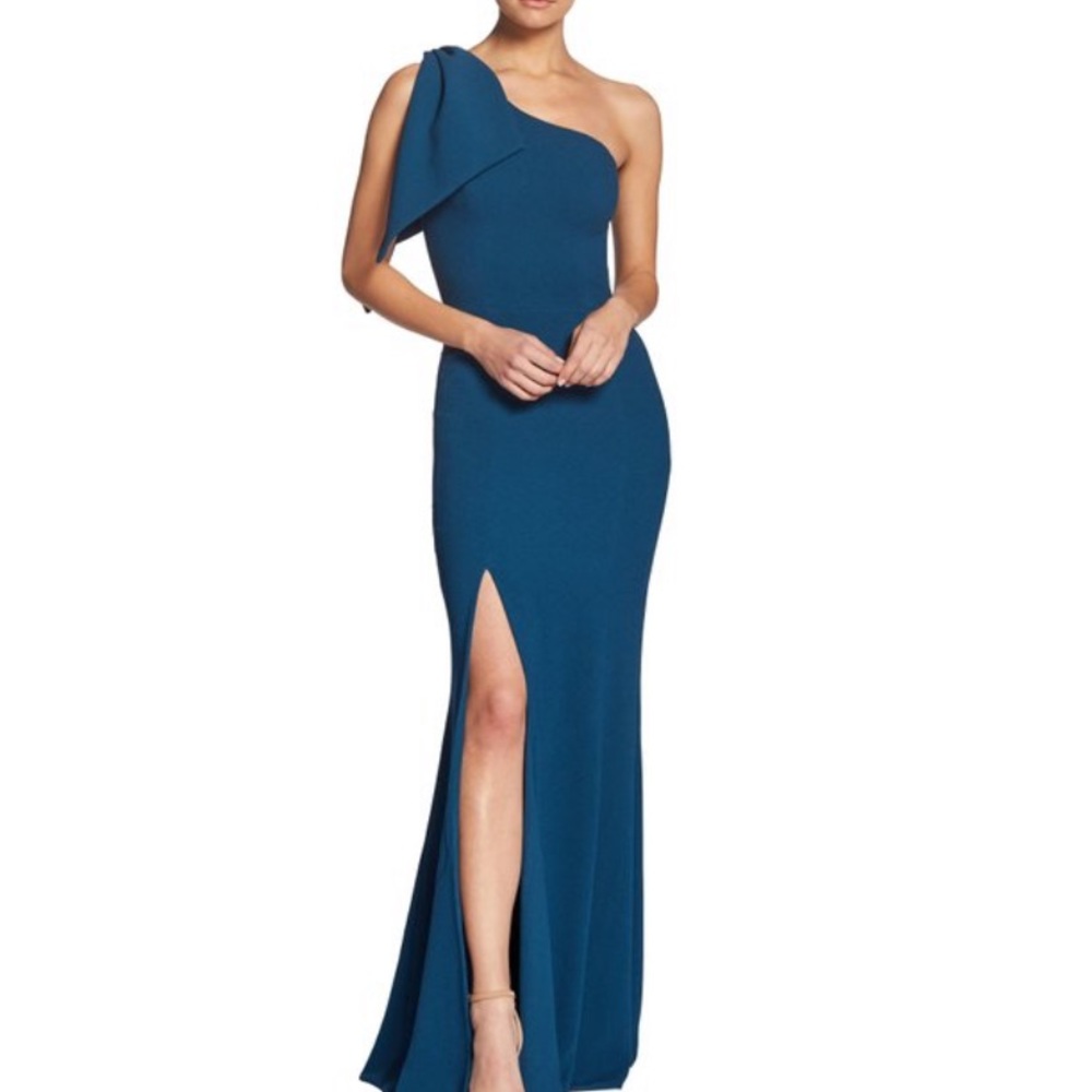 One shoulder gown with slit